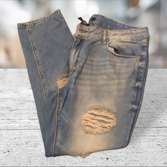 Refuge Distressed fabric and distressed/ripped 100% cotton denim jeans s… - Picture 7 of 11